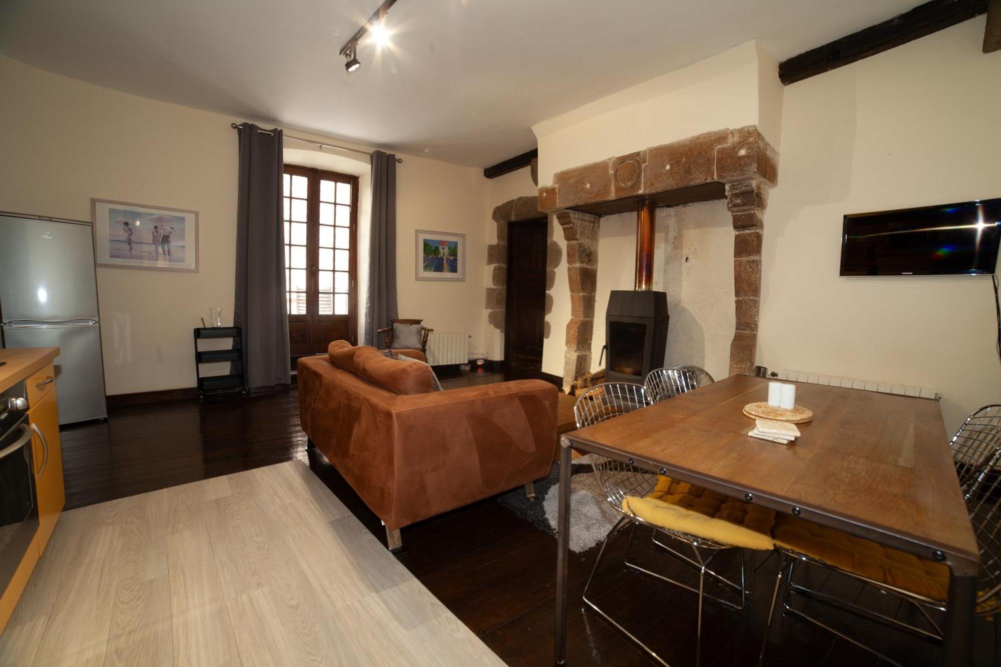 Pont Vieux Chambres Et Gites Confolens Εξωτερικό φωτογραφία